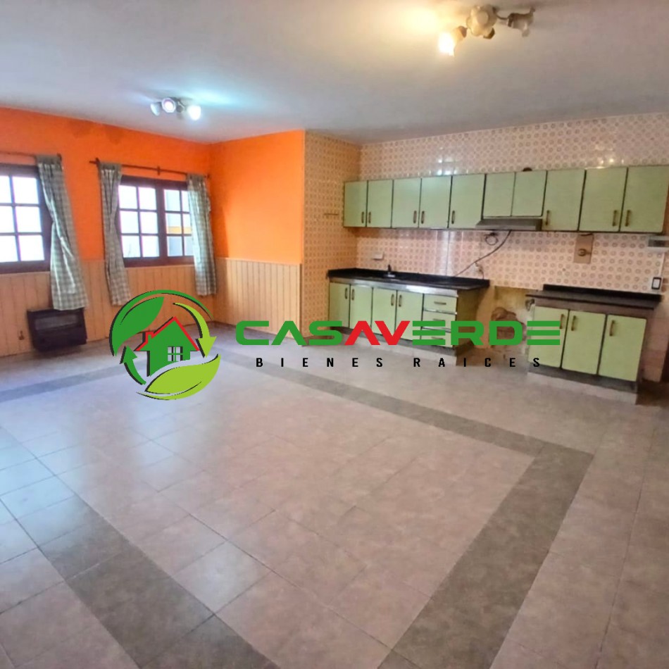 EN VENTA GALPON CON CASA. APTA CREDITO HIPOTECARIO EN ZONA MACROCENTRO