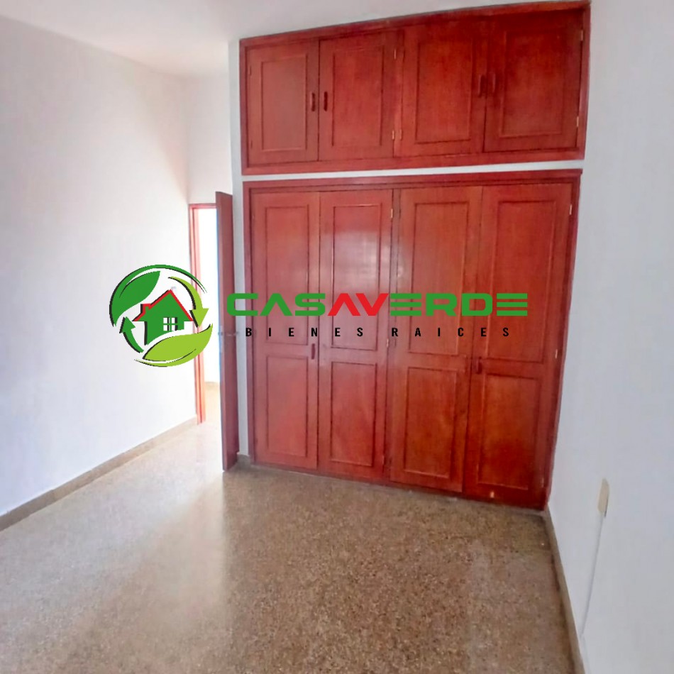 EN VENTA GALPON CON CASA. APTA CREDITO HIPOTECARIO EN ZONA MACROCENTRO