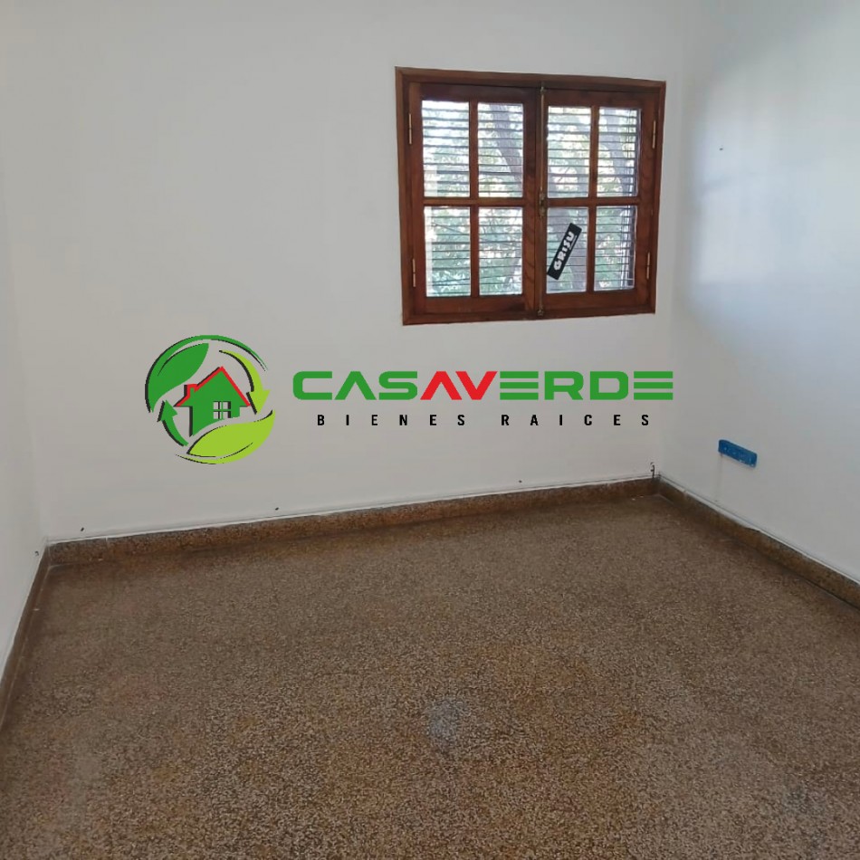 EN VENTA GALPON CON CASA. APTA CREDITO HIPOTECARIO EN ZONA MACROCENTRO