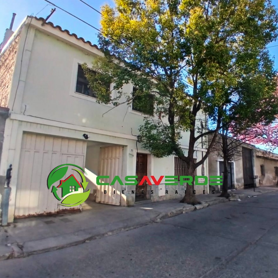 EN VENTA GALPON CON CASA. APTA CREDITO HIPOTECARIO EN ZONA MACROCENTRO