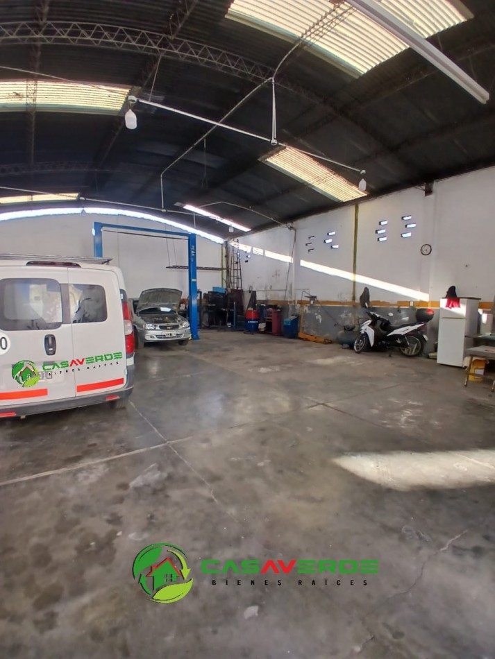 EN VENTA GALPON CON CASA. APTA CREDITO HIPOTECARIO EN ZONA MACROCENTRO