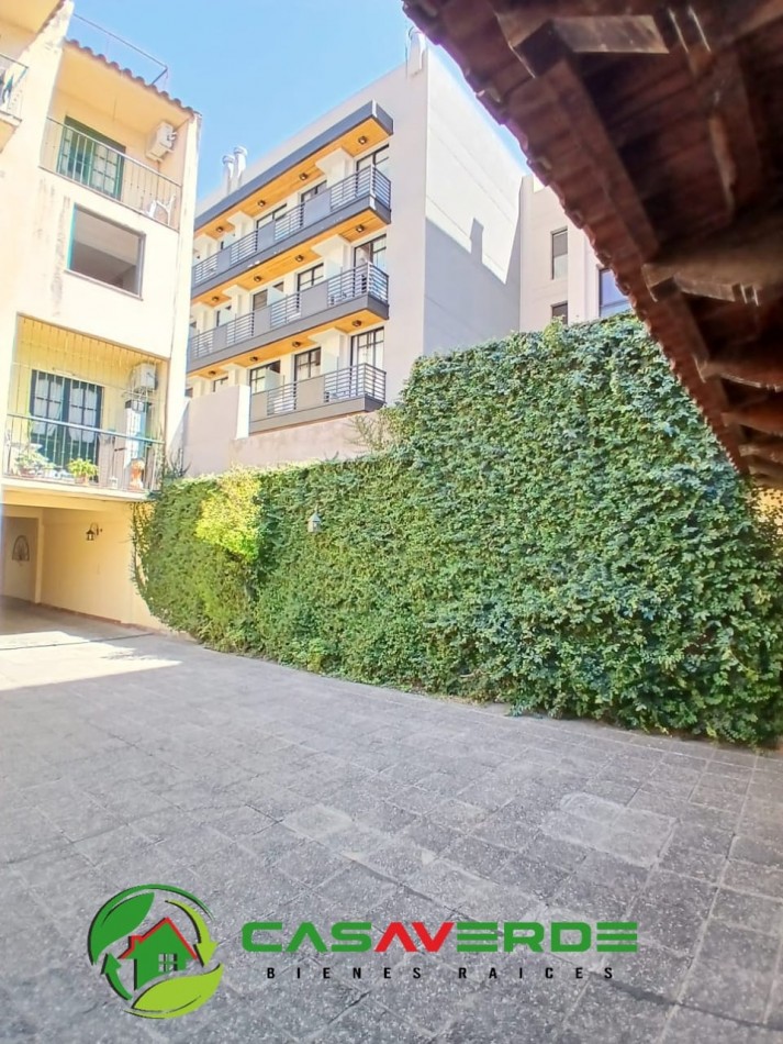 VENTA COCHERA CENTRICA VICENTE LOPEZ AL 100