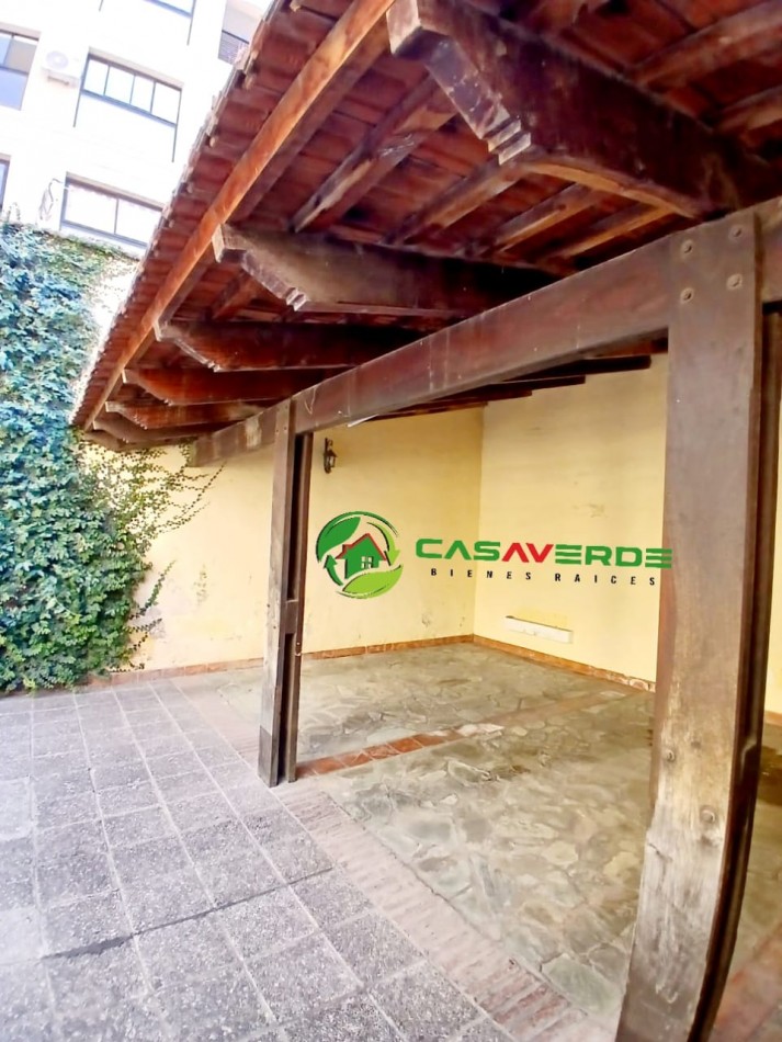 VENTA COCHERA CENTRICA VICENTE LOPEZ AL 100