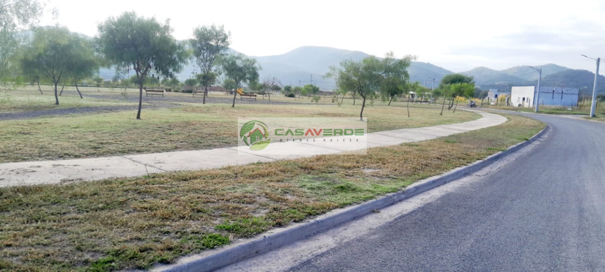 VENTA DOS TERRENOS JUNTOS EN LA CELESTINA CERCA DEL INGRESO