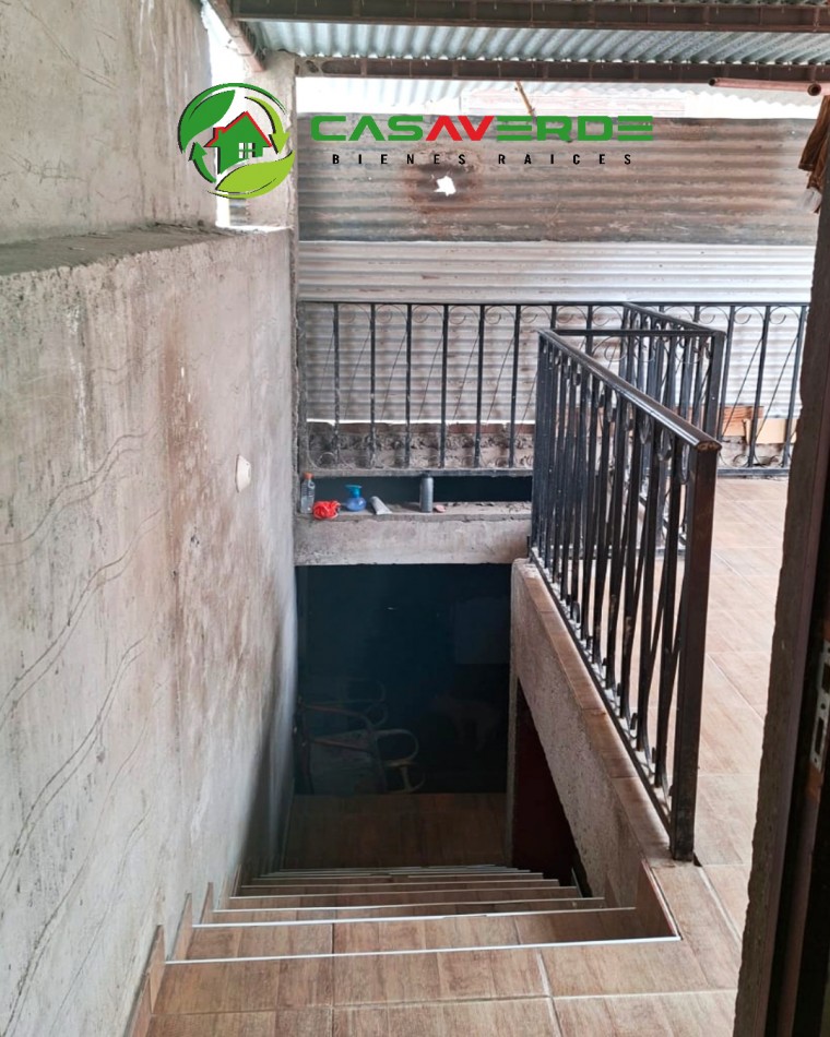 EN VENTA CASA SOBRE ESQUINA EN BARRIO CONGRESO NACIONAL - CERRILLOS