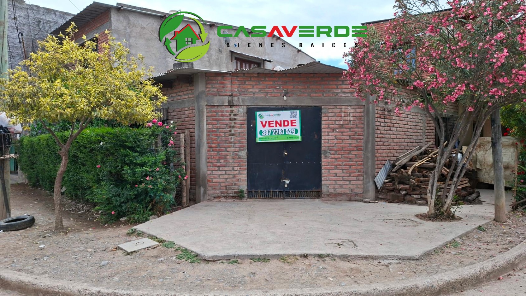 EN VENTA CASA SOBRE ESQUINA EN BARRIO CONGRESO NACIONAL - CERRILLOS