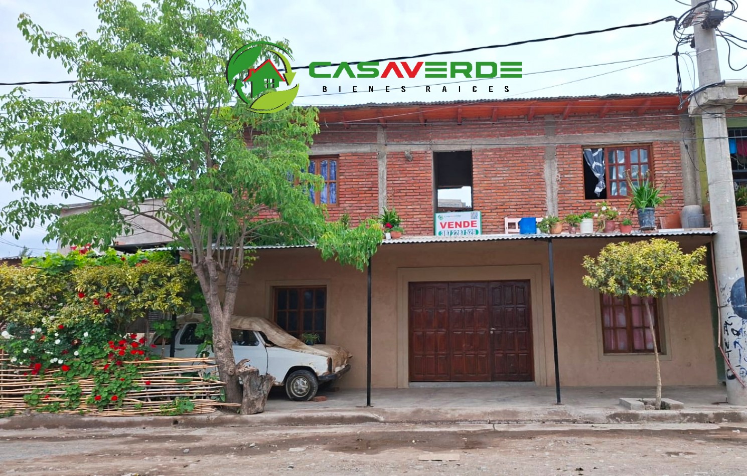 EN VENTA CASA SOBRE ESQUINA EN BARRIO CONGRESO NACIONAL - CERRILLOS