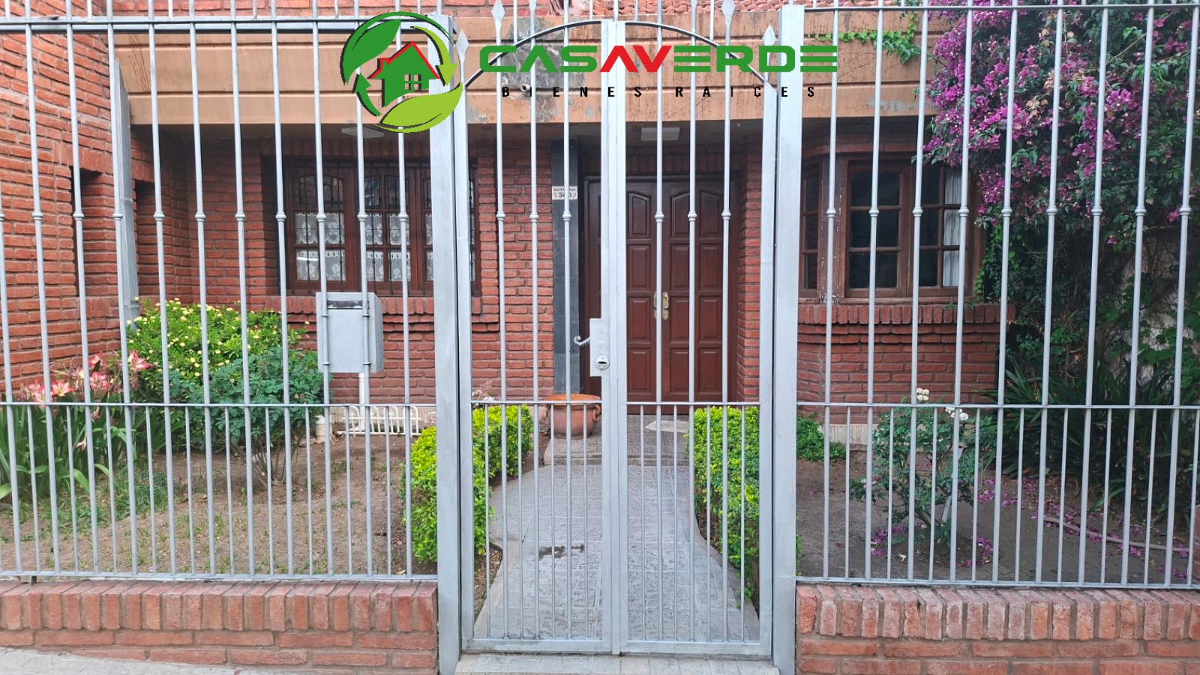 EN VENTA HERMOSA CASA EN TRES CERRITOS