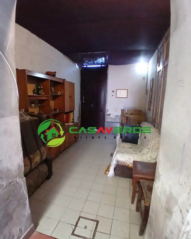 EN VENTA CASA EN PLENO CENTRO A RECICLAR