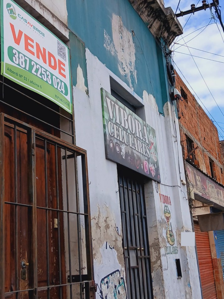 EN VENTA CASA EN PLENO CENTRO A RECICLAR