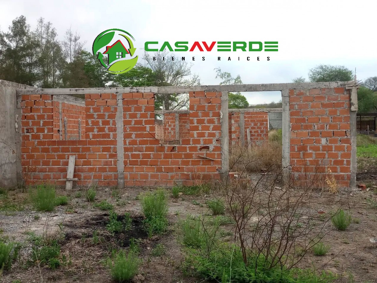 EN VENTA TERRENO CON CONSTRUCCION EN URBANIZACION LA LOMITA - RUTA 21 - 