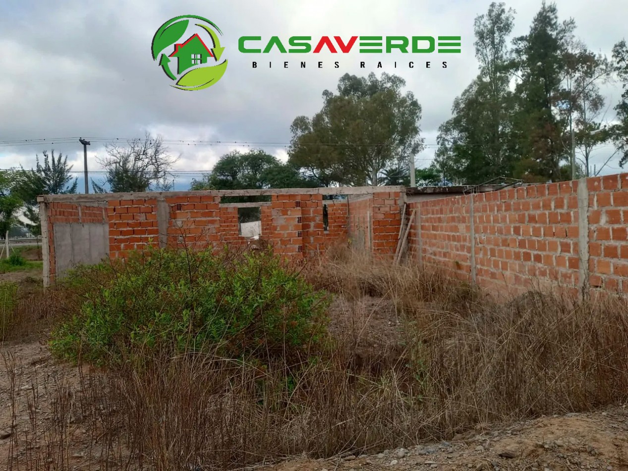 EN VENTA TERRENO CON CONSTRUCCION EN URBANIZACION LA LOMITA - RUTA 21 - 