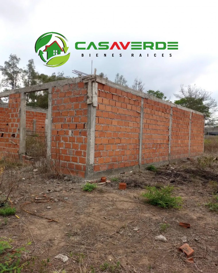 EN VENTA TERRENO CON CONSTRUCCION EN URBANIZACION LA LOMITA - RUTA 21 - 