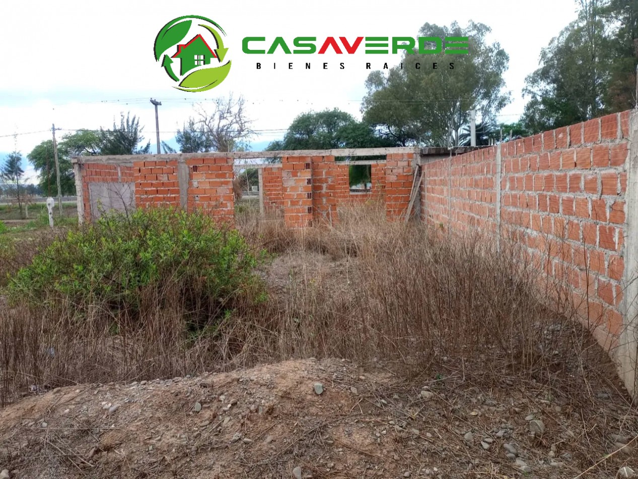 EN VENTA TERRENO CON CONSTRUCCION EN URBANIZACION LA LOMITA - RUTA 21 - 