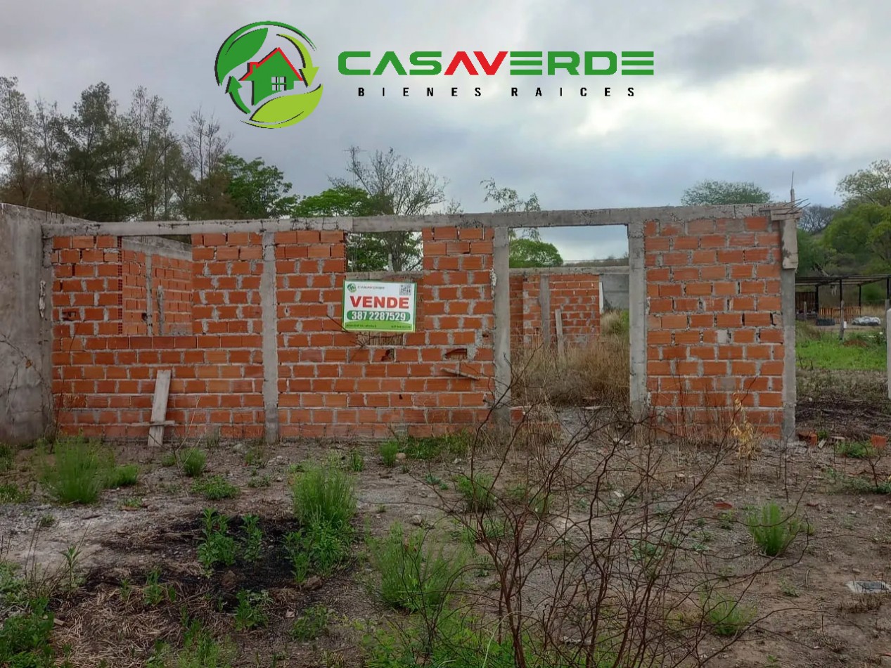 EN VENTA TERRENO CON CONSTRUCCION EN URBANIZACION LA LOMITA - RUTA 21 - 