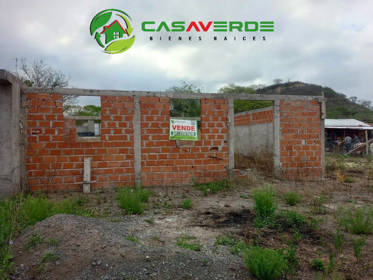 EN VENTA TERRENO CON CONSTRUCCION EN URBANIZACION LA LOMITA - RUTA 21 - 