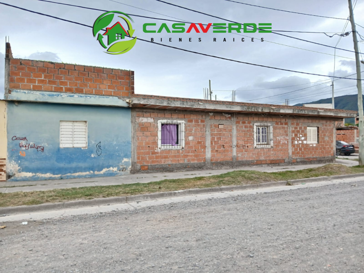 EN VENTA CASA SOBRE ESQUINA EN BARRIO SOLIDARIDAD