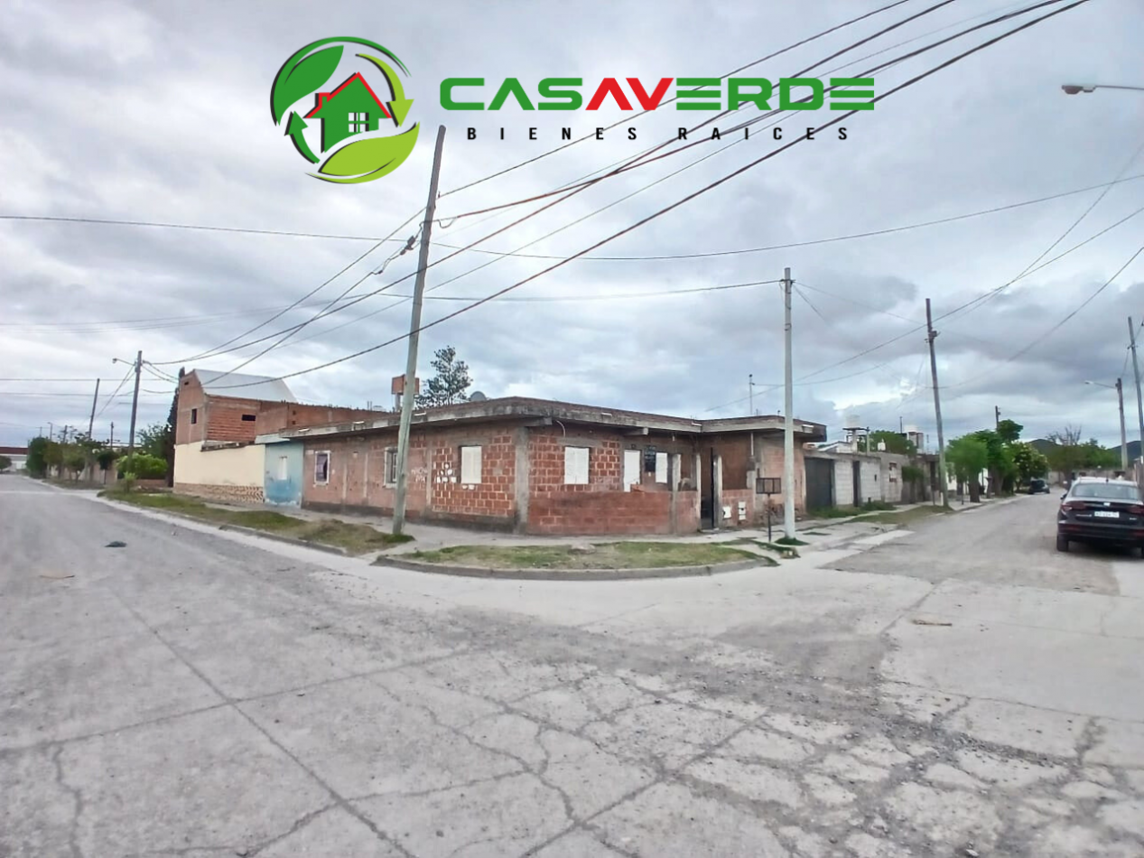 EN VENTA CASA SOBRE ESQUINA EN BARRIO SOLIDARIDAD