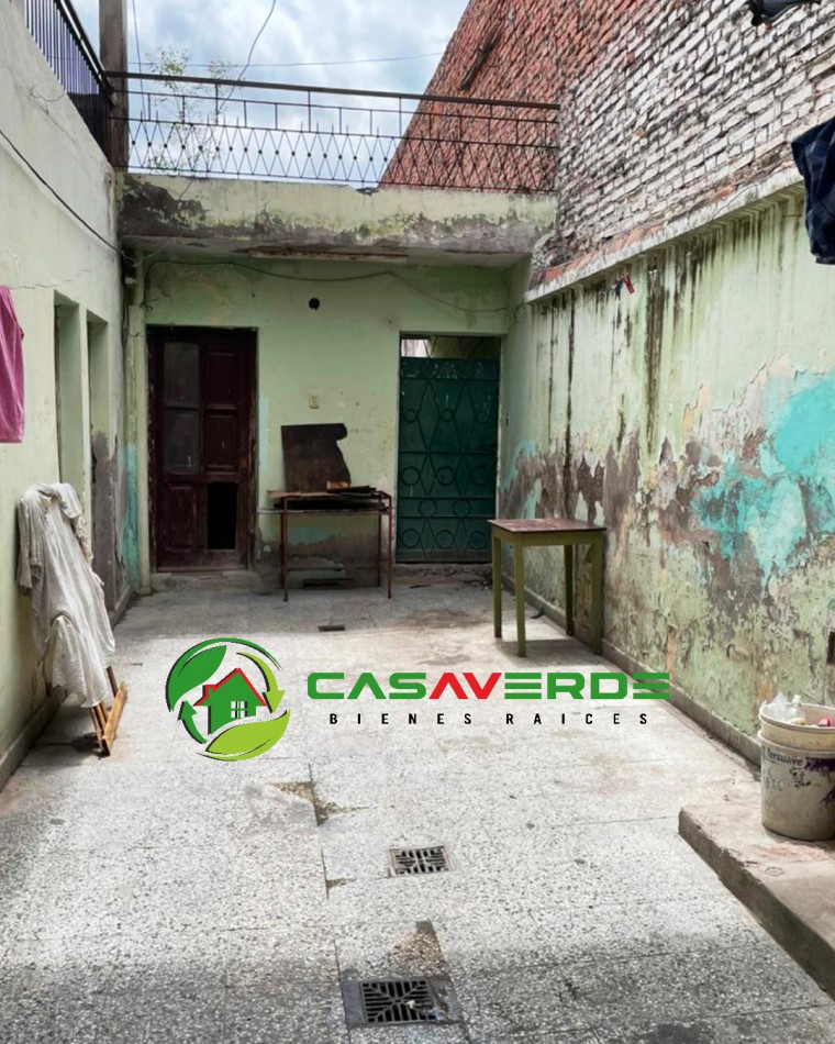 EN VENTA CASA A RECICLAR EN ZONA MACROCENTRO