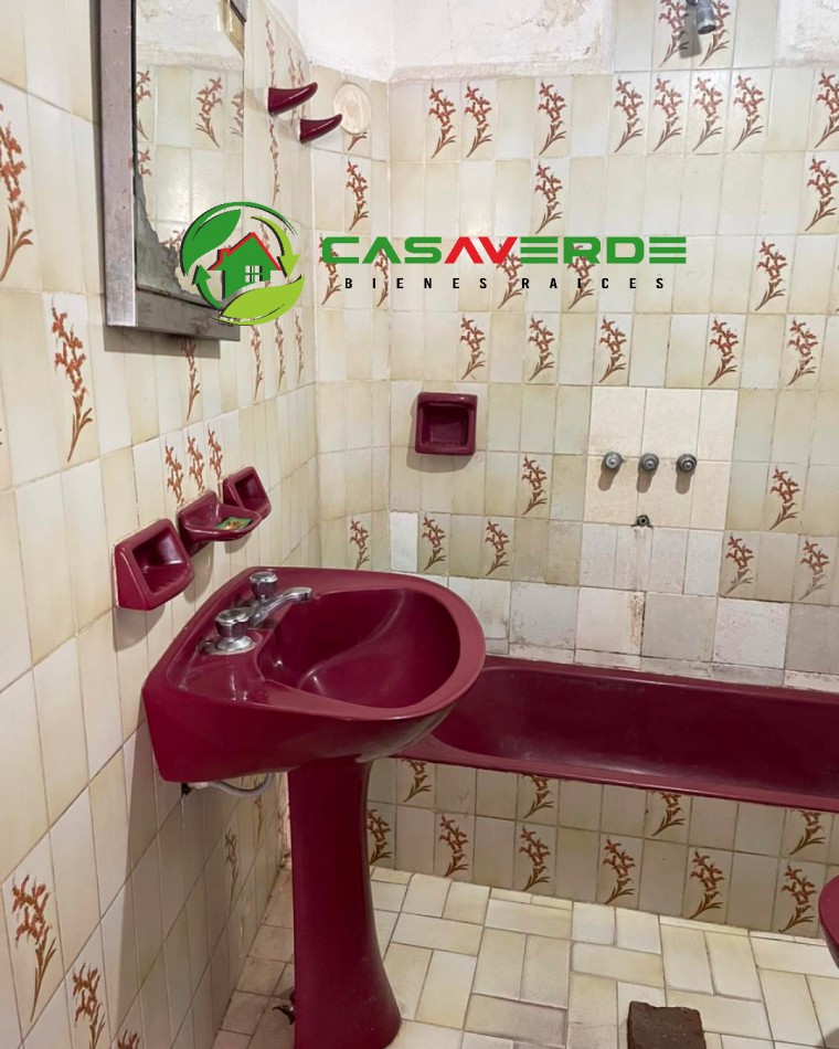 EN VENTA CASA A RECICLAR EN ZONA MACROCENTRO