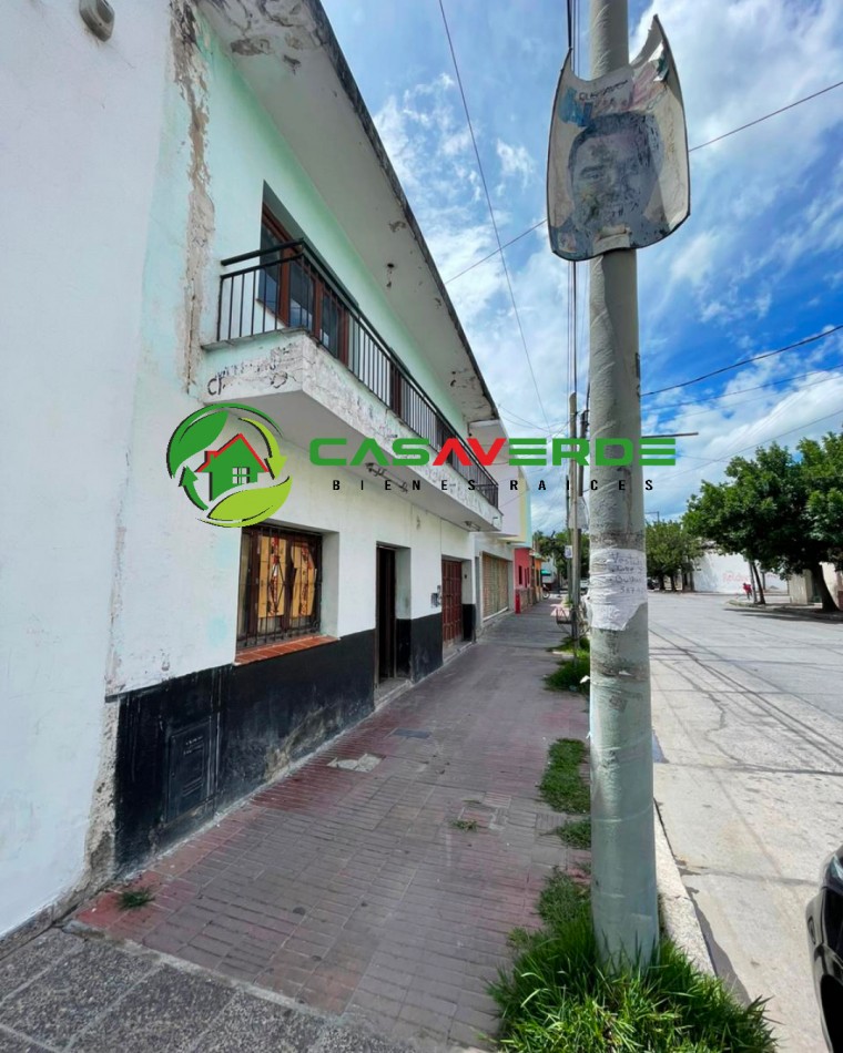 EN VENTA CASA A RECICLAR EN ZONA MACROCENTRO