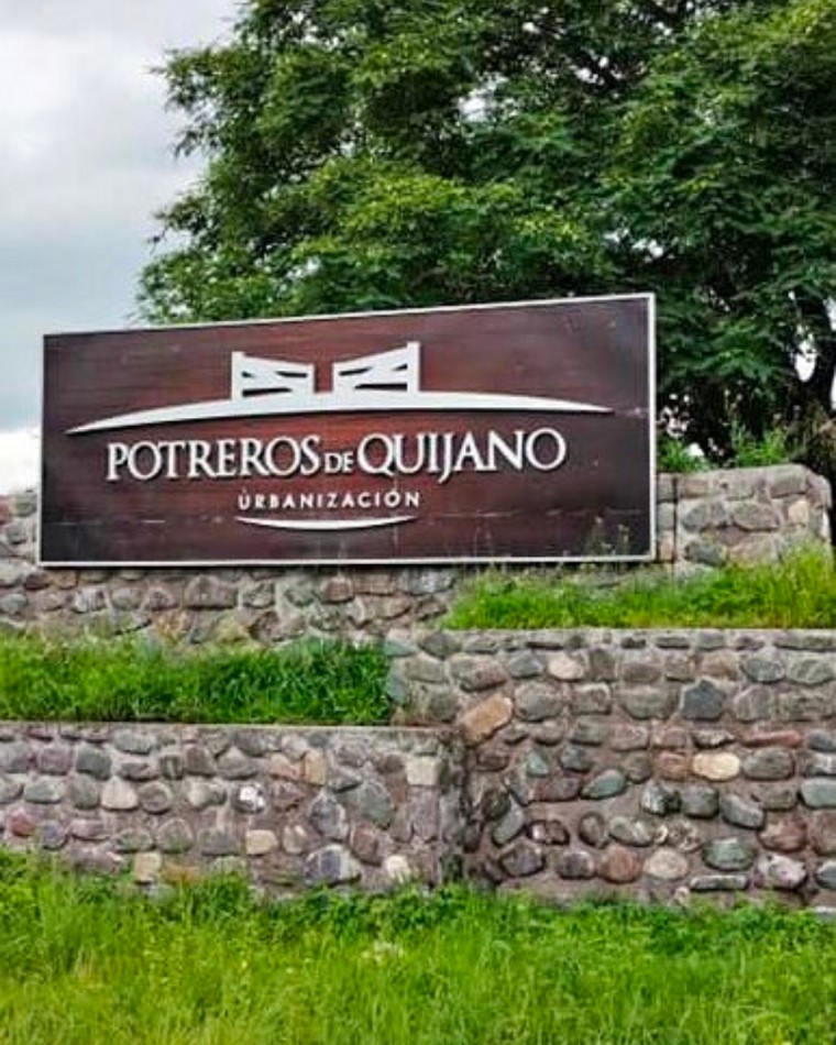 EN VENTA DOS TERRENOS EN URBANIZACION POTREROS DE QUIJANO