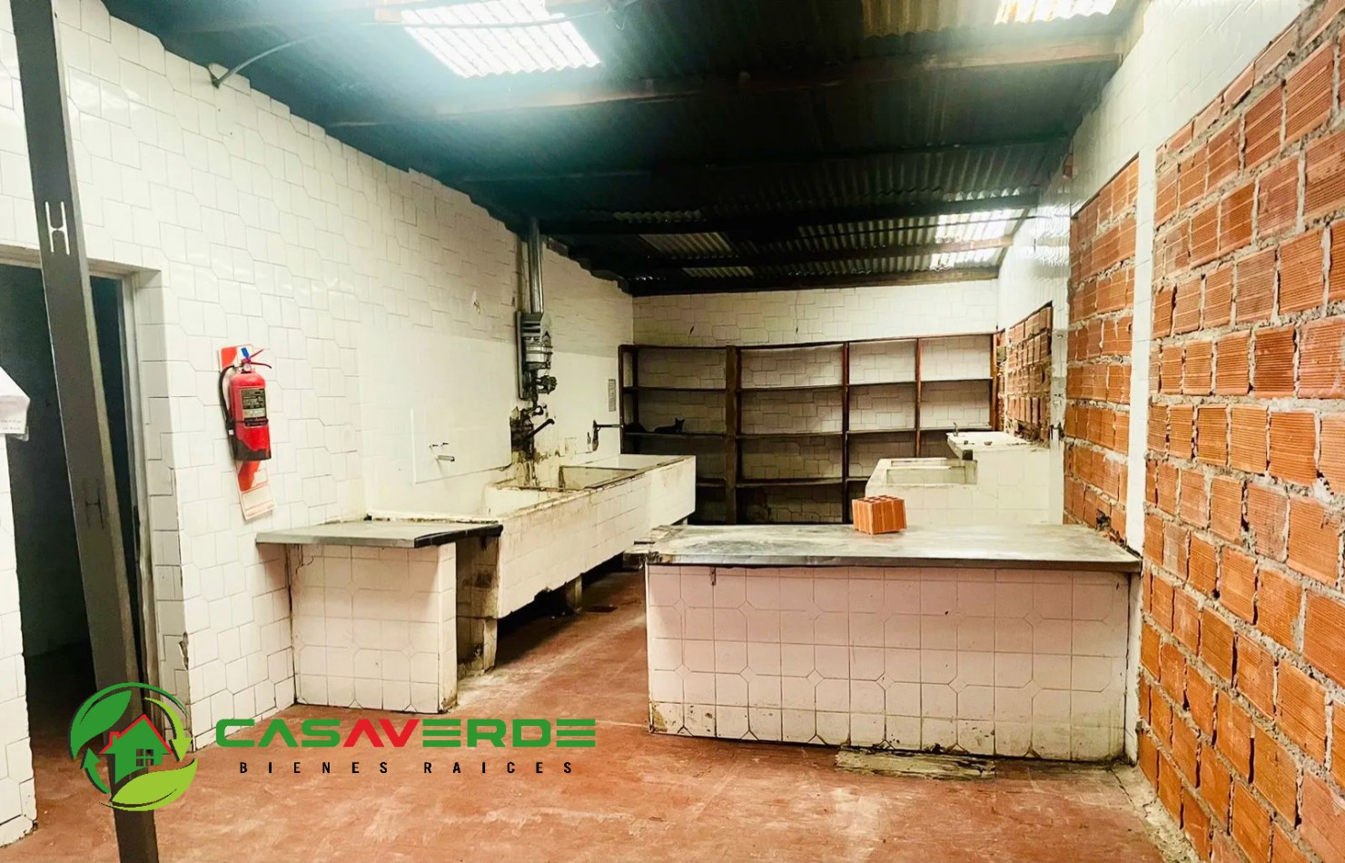 EN VENTA IMPORTANTE TERRENO EN AVENIDA BICENTENARIO 