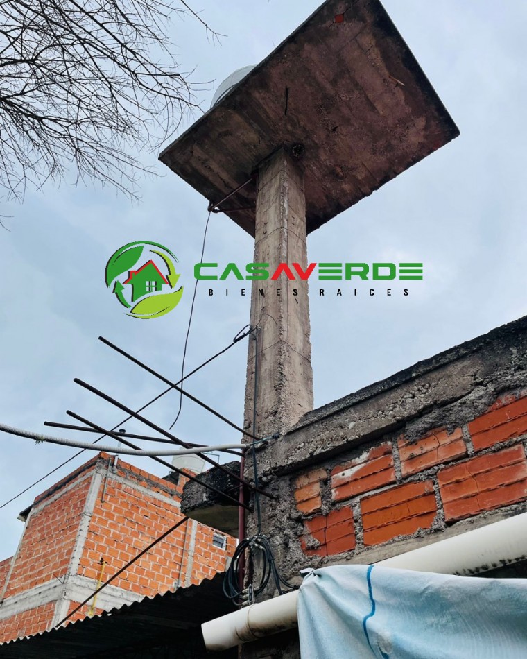 EN VENTA CASA A RECICLAR EN BARRIO SOLIS PIZARRO - ZONA OESTE