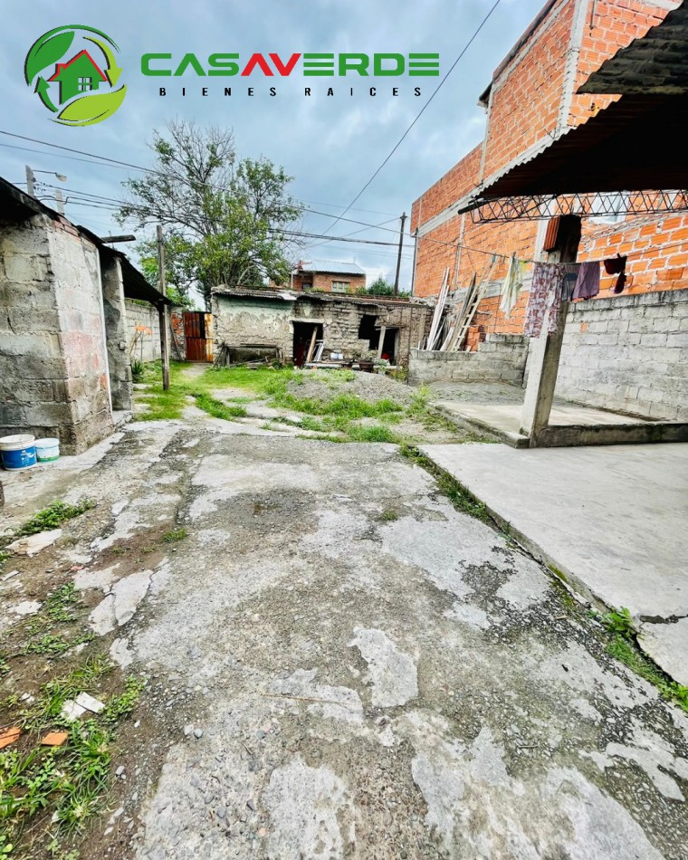 EN VENTA CASA A RECICLAR EN BARRIO SOLIS PIZARRO - ZONA OESTE