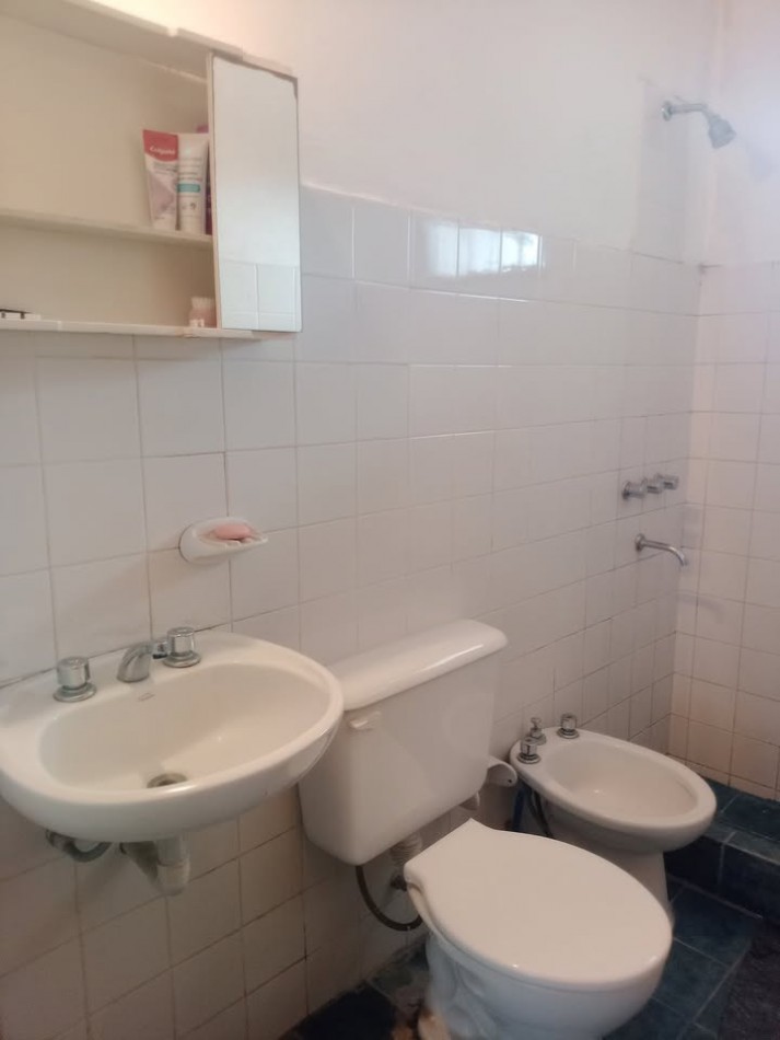 EN ALQUILER CASA EN B° LAPACHOS EN ESQUINA - ZONA SUR