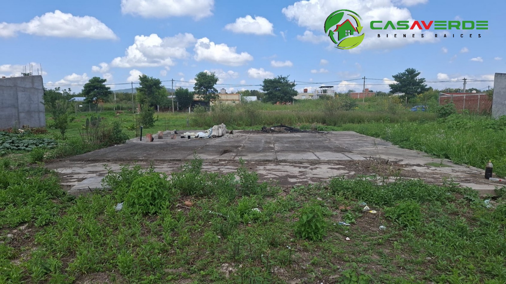 EN VENTA TERRENO EN BARRIO LAS HUELLAS - ZONA AQUA PARK