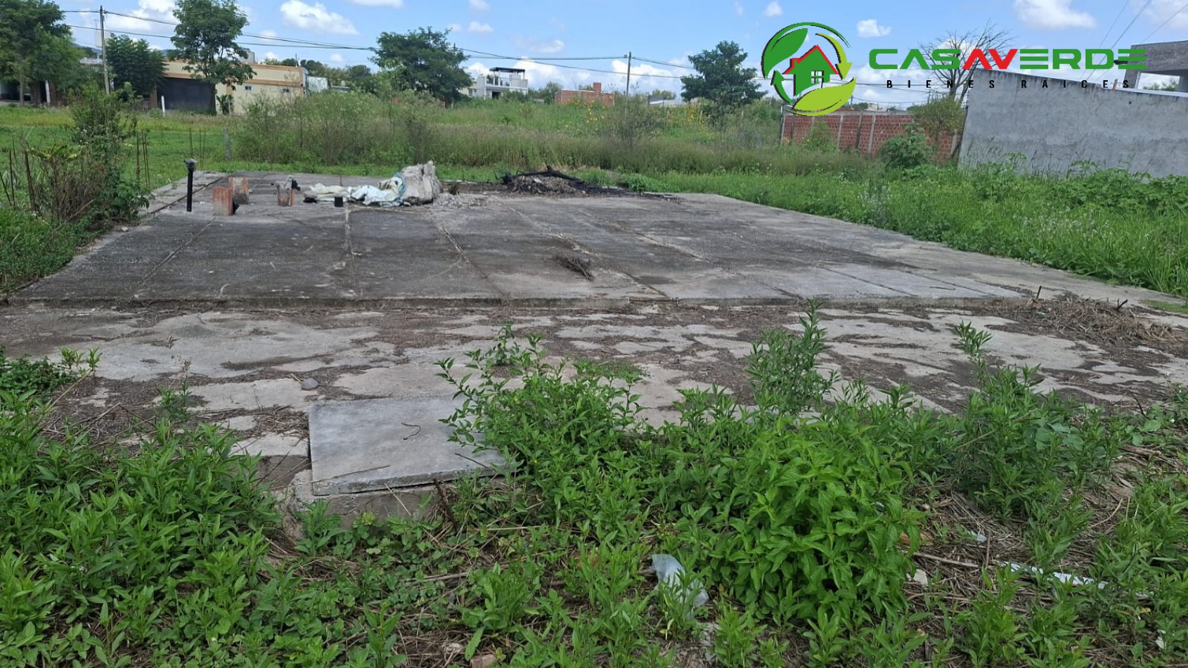 EN VENTA TERRENO EN BARRIO LAS HUELLAS - ZONA AQUA PARK