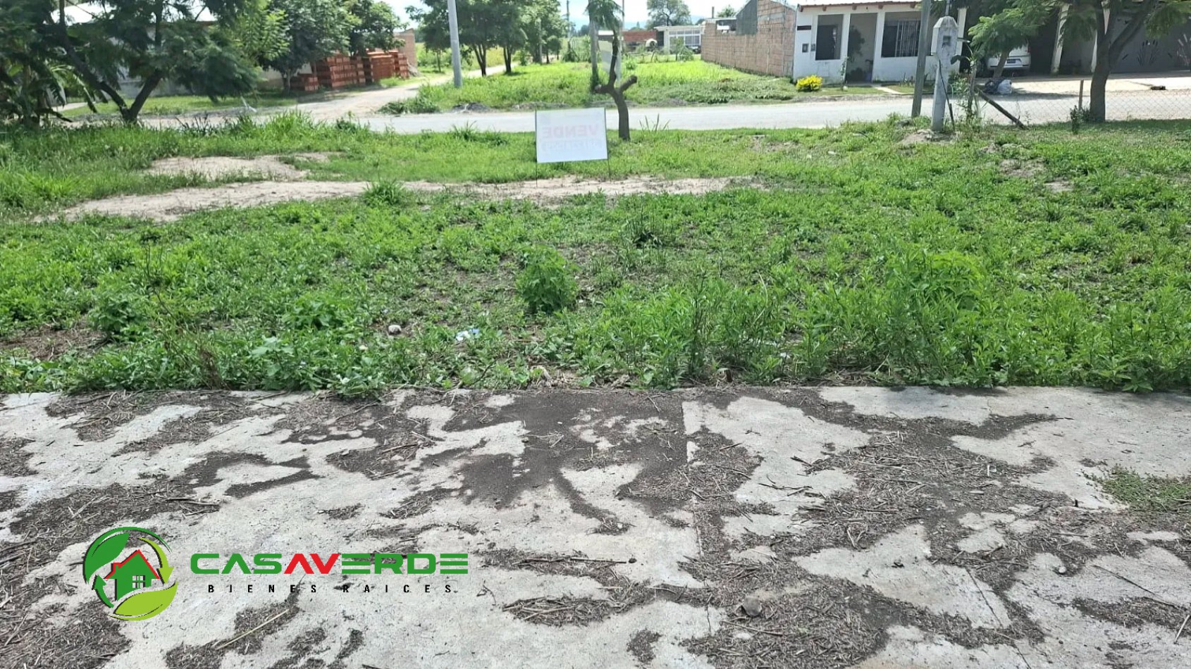 EN VENTA TERRENO EN BARRIO LAS HUELLAS - ZONA AQUA PARK