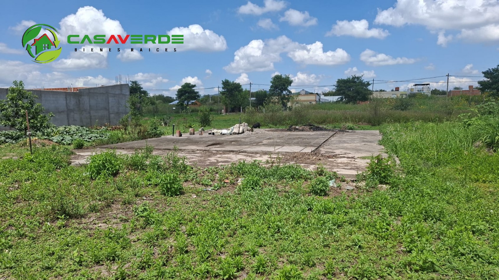 EN VENTA TERRENO EN BARRIO LAS HUELLAS - ZONA AQUA PARK