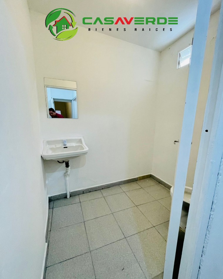 EN VENTA LOCAL COMERCIAL ZONA MICROCENTRO CON POSIBILIDAD DE ALQUILER 