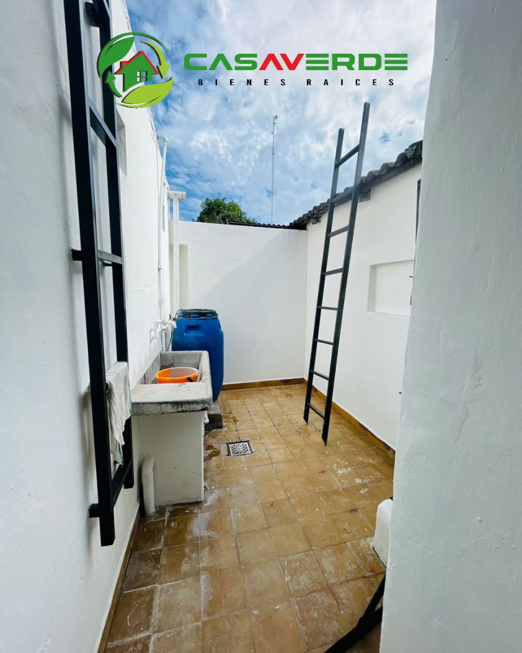 EN VENTA LOCAL COMERCIAL ZONA MICROCENTRO CON POSIBILIDAD DE ALQUILER 