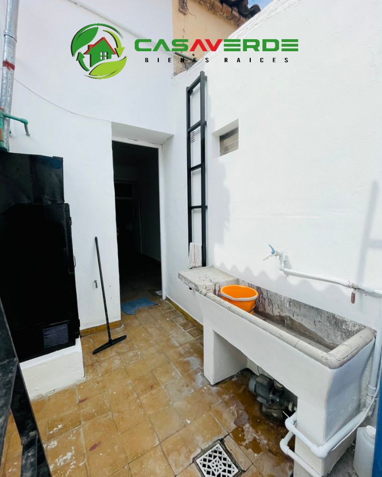 EN ALQUILER LOCAL COMERCIAL ZONA MICROCENTRO