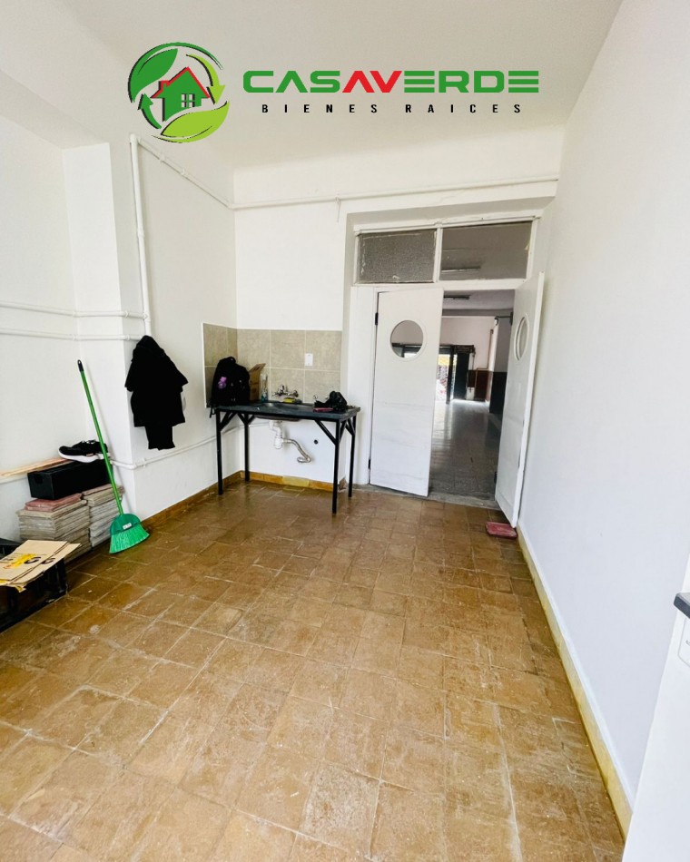 EN ALQUILER LOCAL COMERCIAL ZONA MICROCENTRO