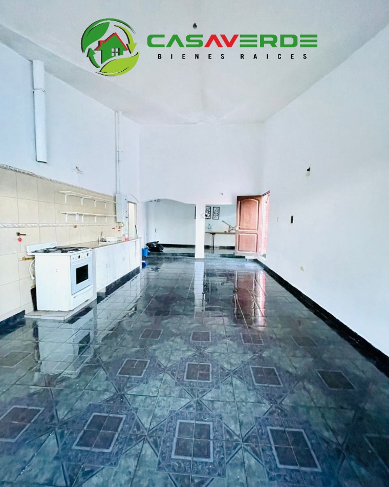 EN ALQUIELER CASA CON PILETA - ZONA AEROPUERTO