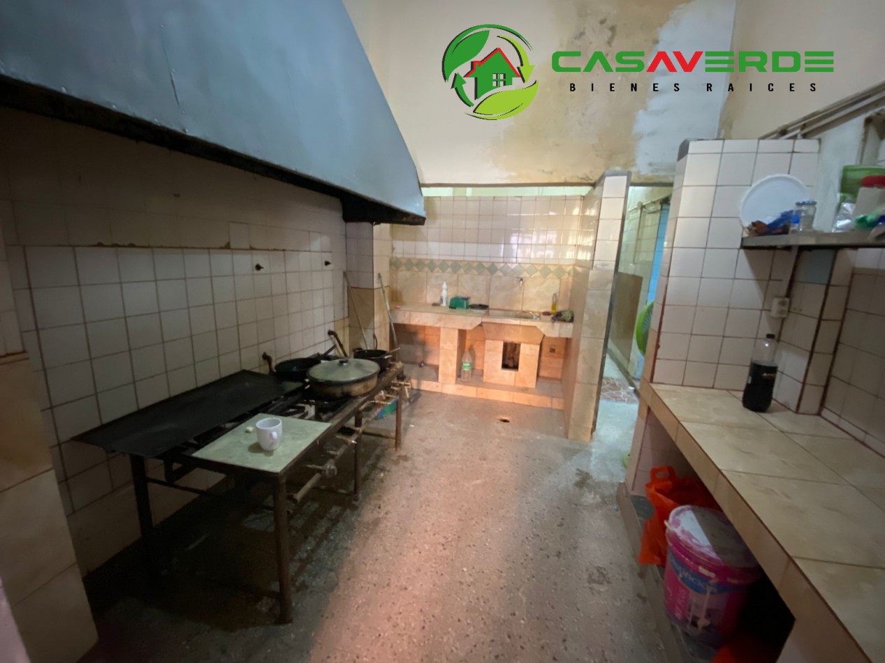 EN ALQUILER LOCAL COMERCIAL EN AV. ARTIGAS - VILLA LAS ROSAS