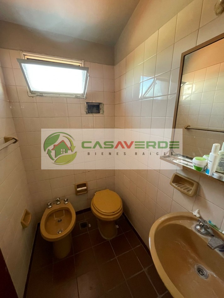 VENTA HERMOSA CASA BARRIO PERIODISTA - ZONA SUR