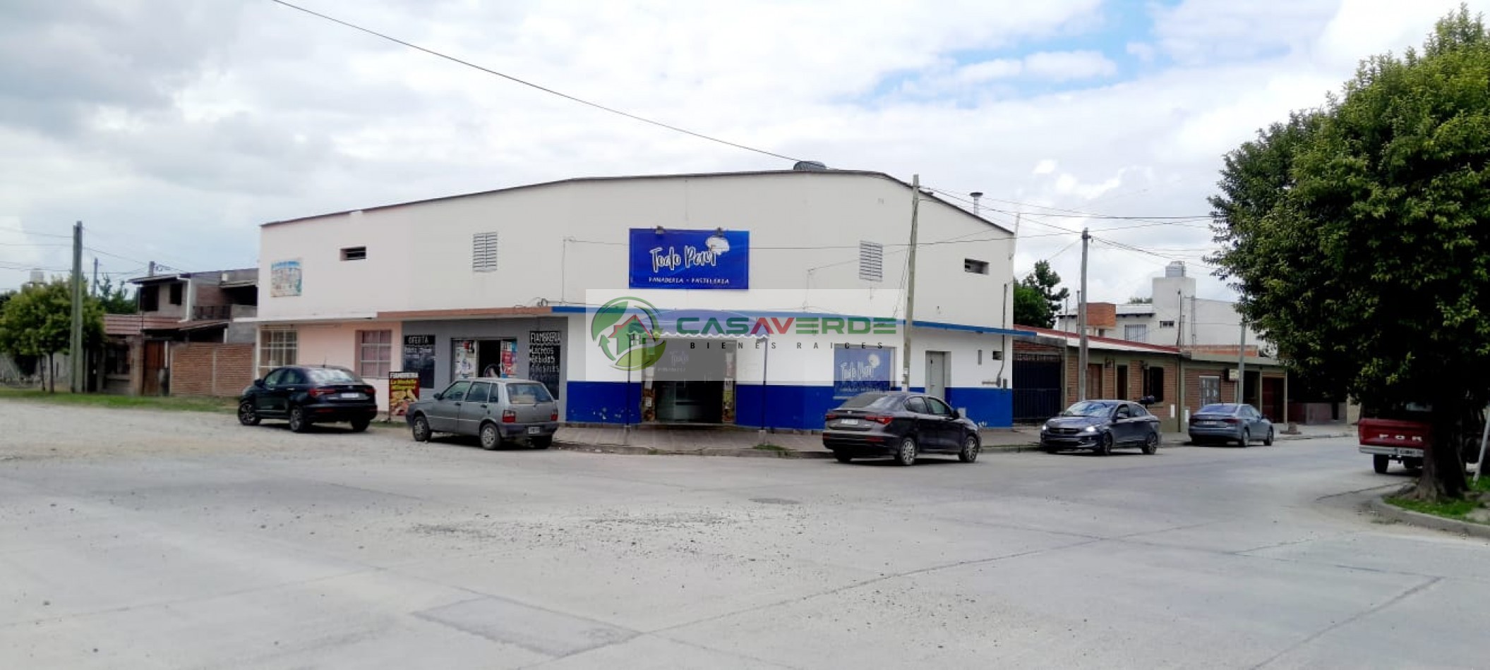ALQUILER MENSUAL SALON DE EVENTOS O DE USOS MULTIPLES - BARRIO SANTA ANA 2 - ZONA SUR