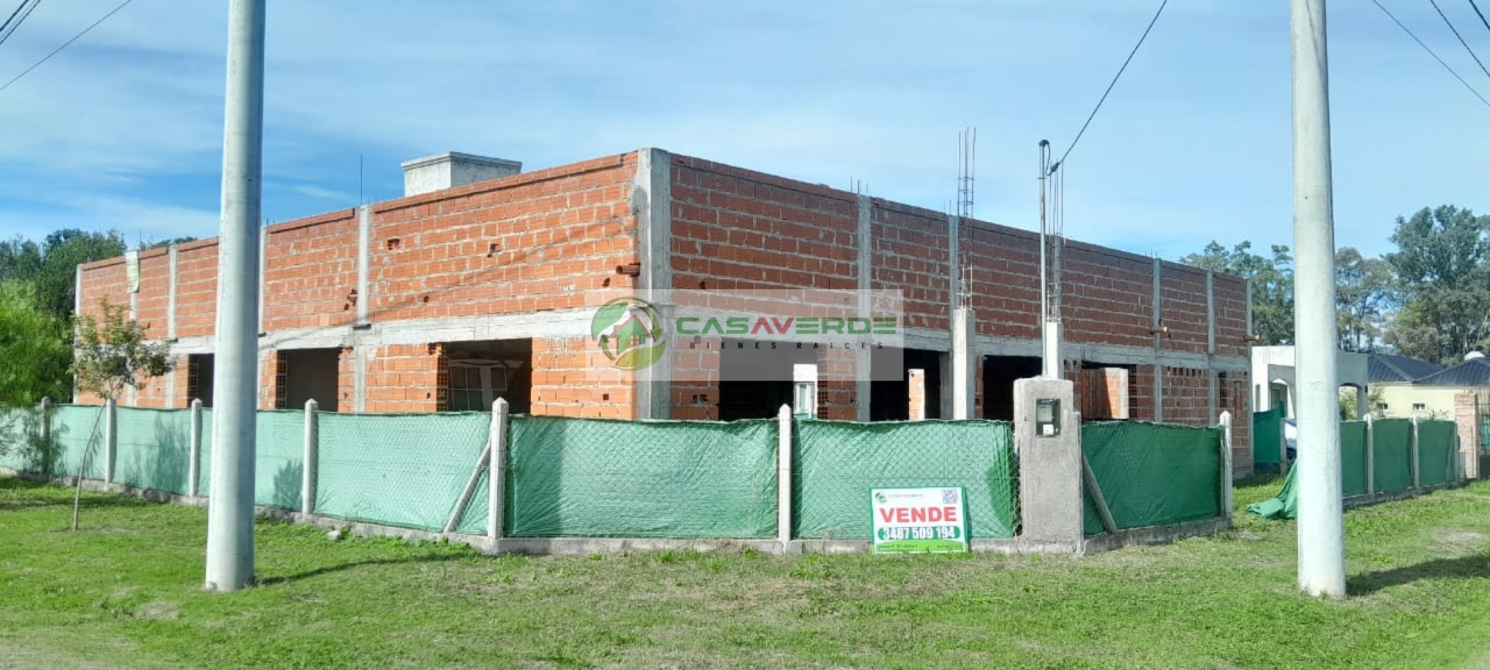 VENTA HERMOSA PROPIEDAD EN ESQUINA CON GRAN CONSTRUCCION DE 280 Mts2 EN EL BARRIO PRIVADO LOS OLMOS.