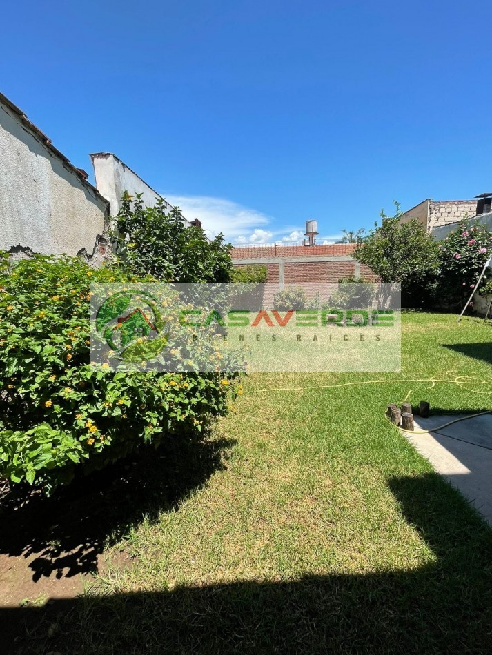 VENTA HERMOSA CASA BARRIO PERIODISTA - ZONA SUR