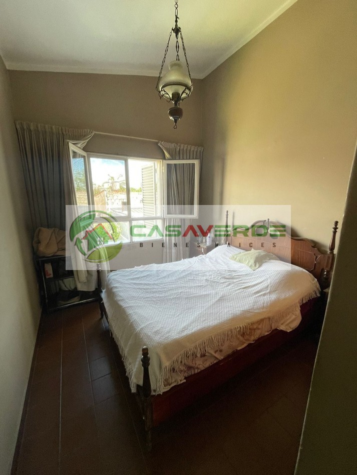 VENTA HERMOSA CASA BARRIO PERIODISTA - ZONA SUR