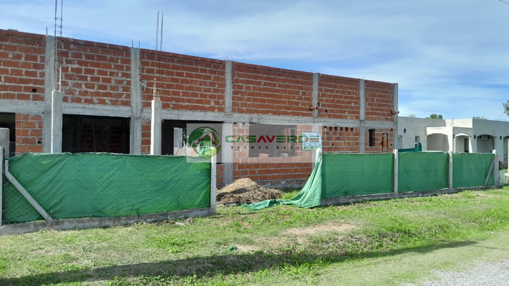 VENTA HERMOSA PROPIEDAD EN ESQUINA CON GRAN CONSTRUCCION DE 280 Mts2 EN EL BARRIO PRIVADO LOS OLMOS.