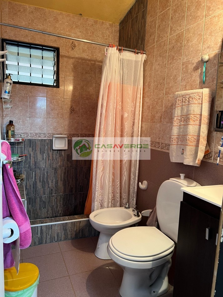 VENTA IMPORTANTE CASA EN ESQUINA SOBRE AVENIDA - ZONA SUR
