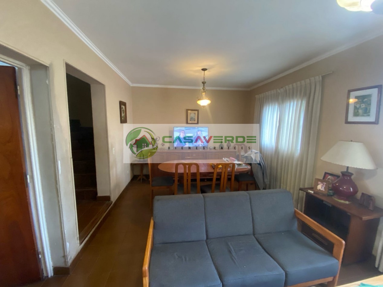 VENTA HERMOSA CASA BARRIO PERIODISTA - ZONA SUR