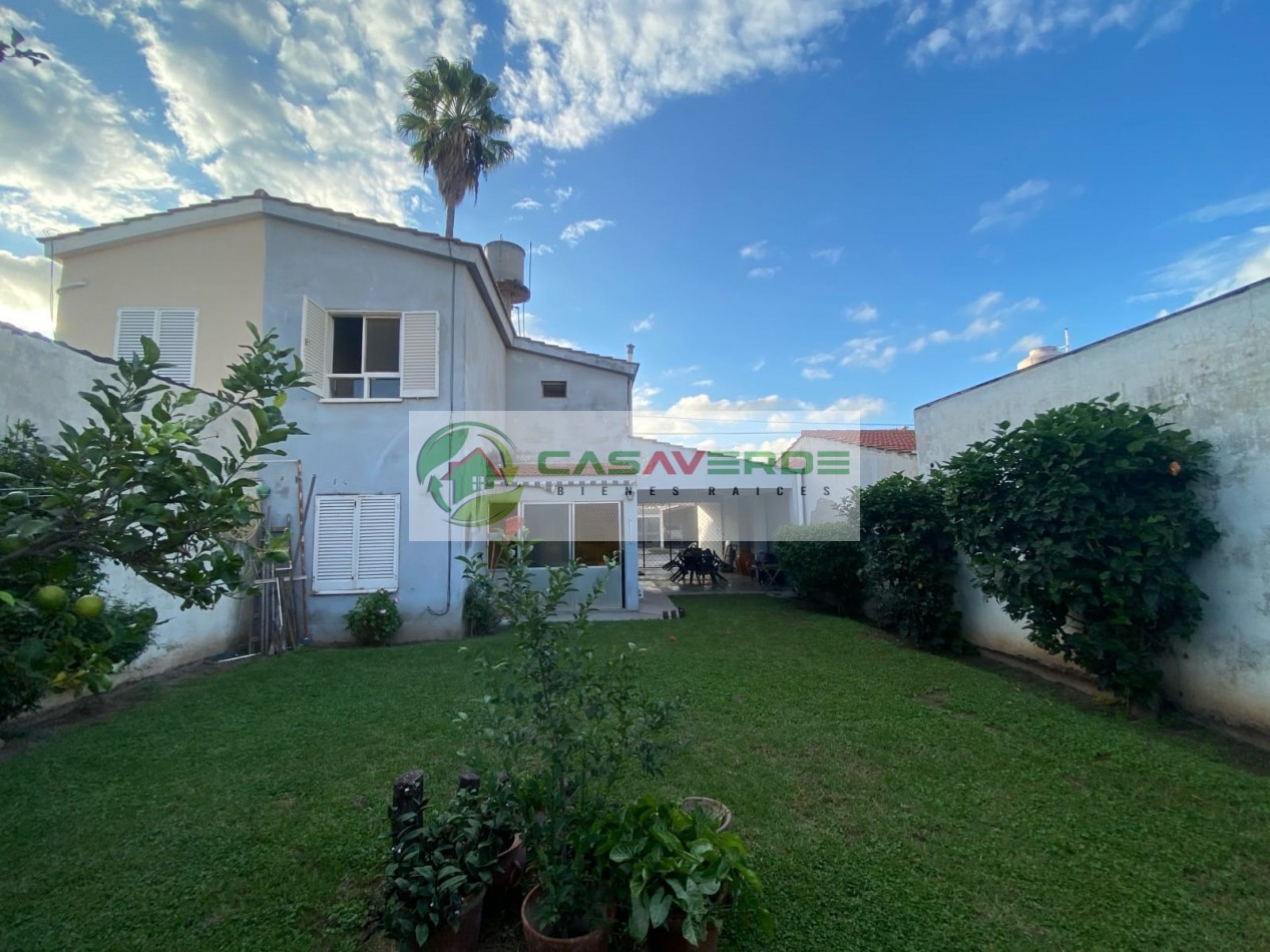 VENTA HERMOSA CASA BARRIO PERIODISTA - ZONA SUR