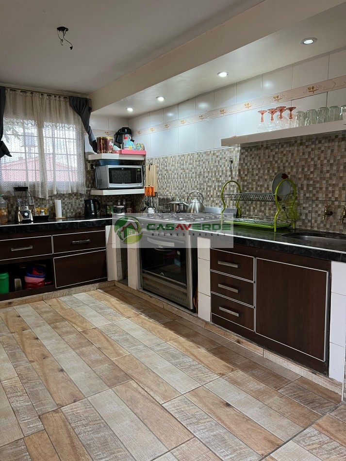 VENTA IMPORTANTE CASA EN ESQUINA SOBRE AVENIDA - ZONA SUR